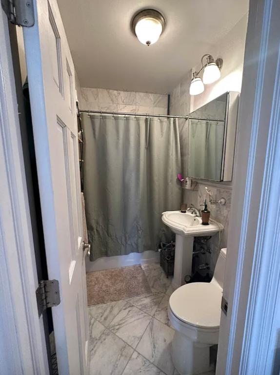 147 East 61st Street, Unit 4B Manhattan, NY 10065 - Photo 8 of 8 Photo 8