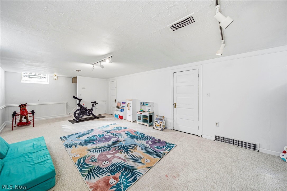 2476 Channing Road University Heights, OH 44118 - Photo 26 of 39