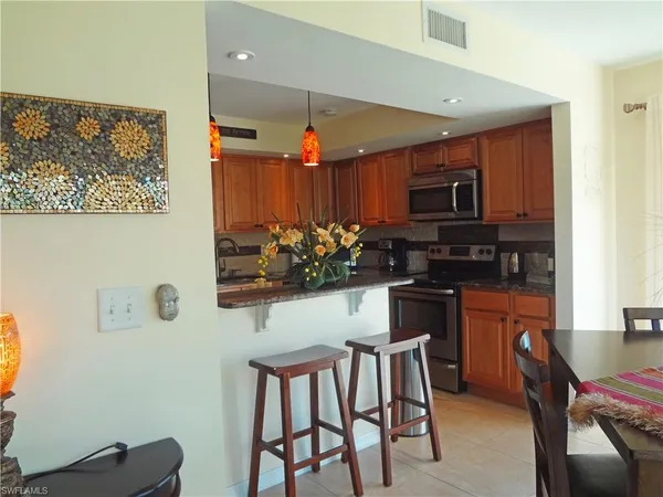 $3,400 | 1860 Bald Eagle Drive, Unit 403B, Naples, FL 34105