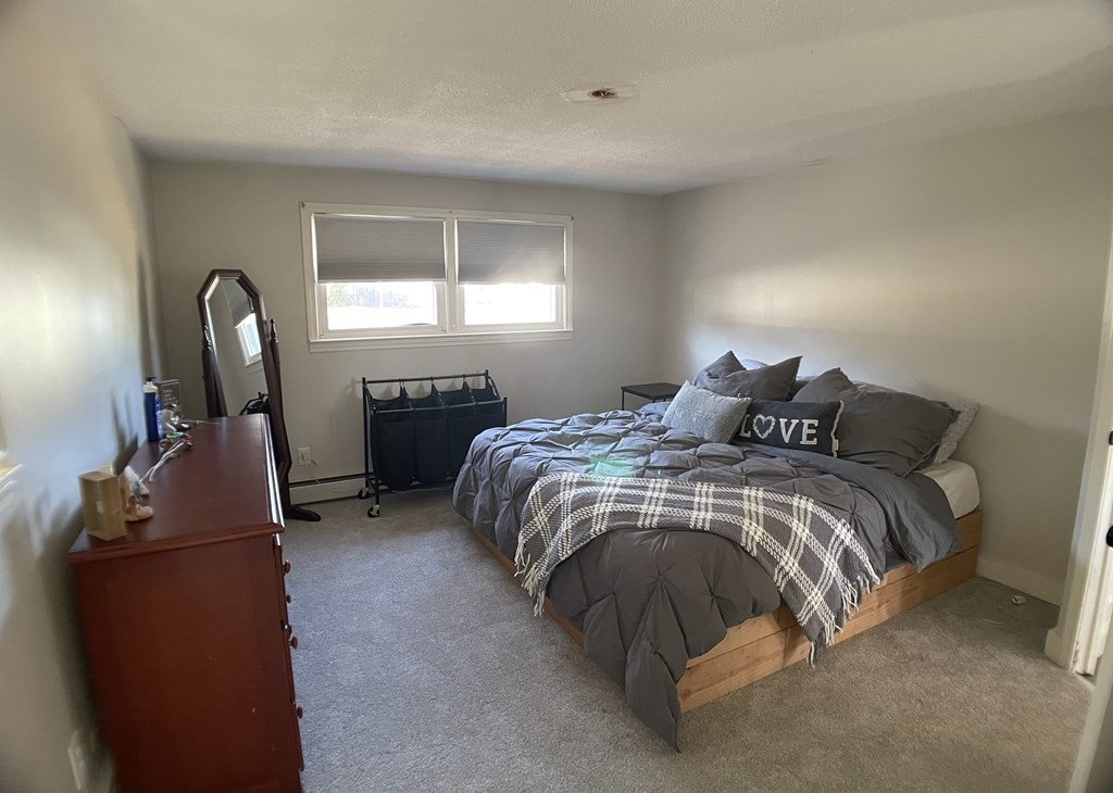 53 Treetop Avenue Springfield, MA 01118 - Photo 4 of 5