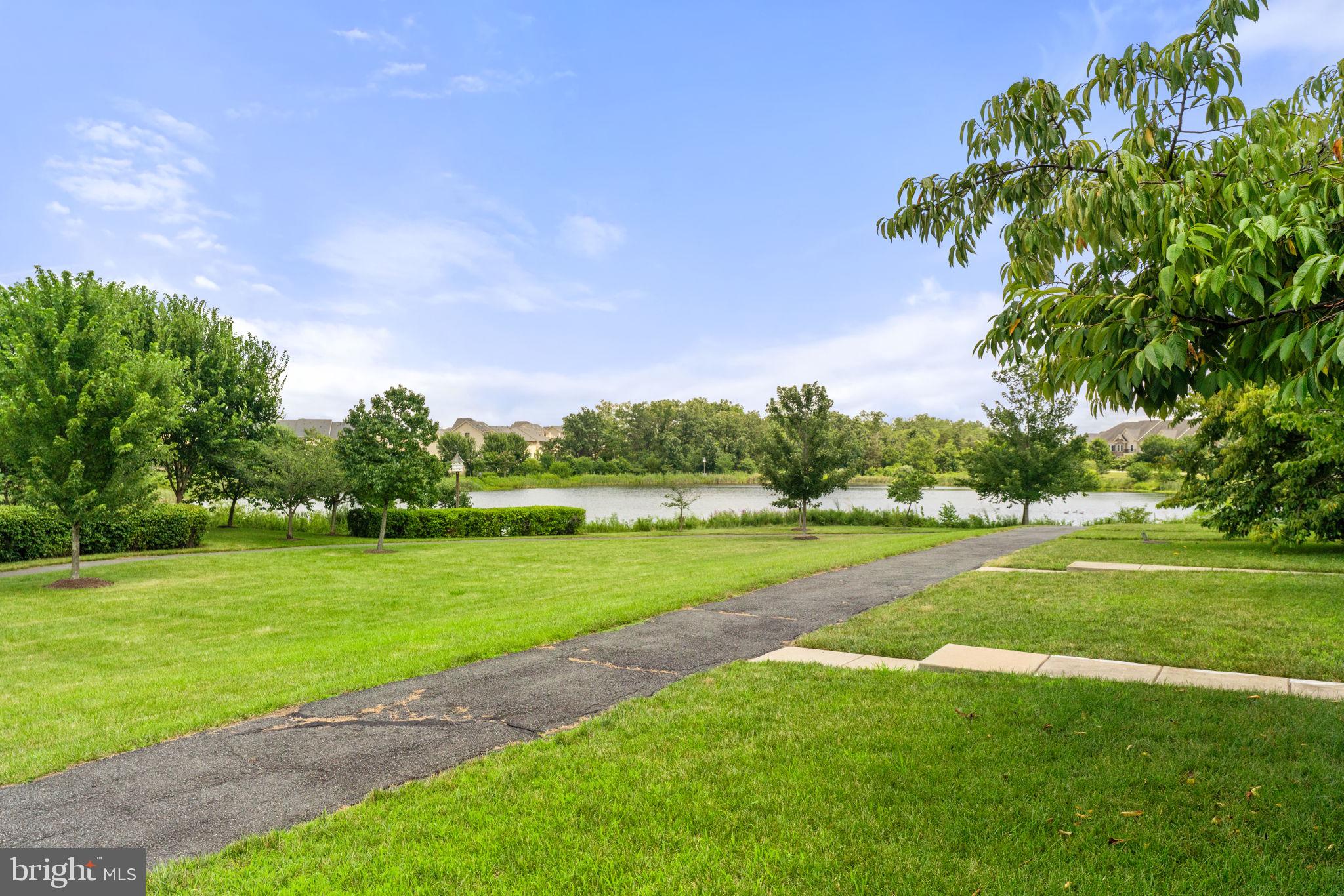 42524 Rowderbury Square Chantilly, VA 20152 - Photo 12 of 73 View of the walk/run path & community pond