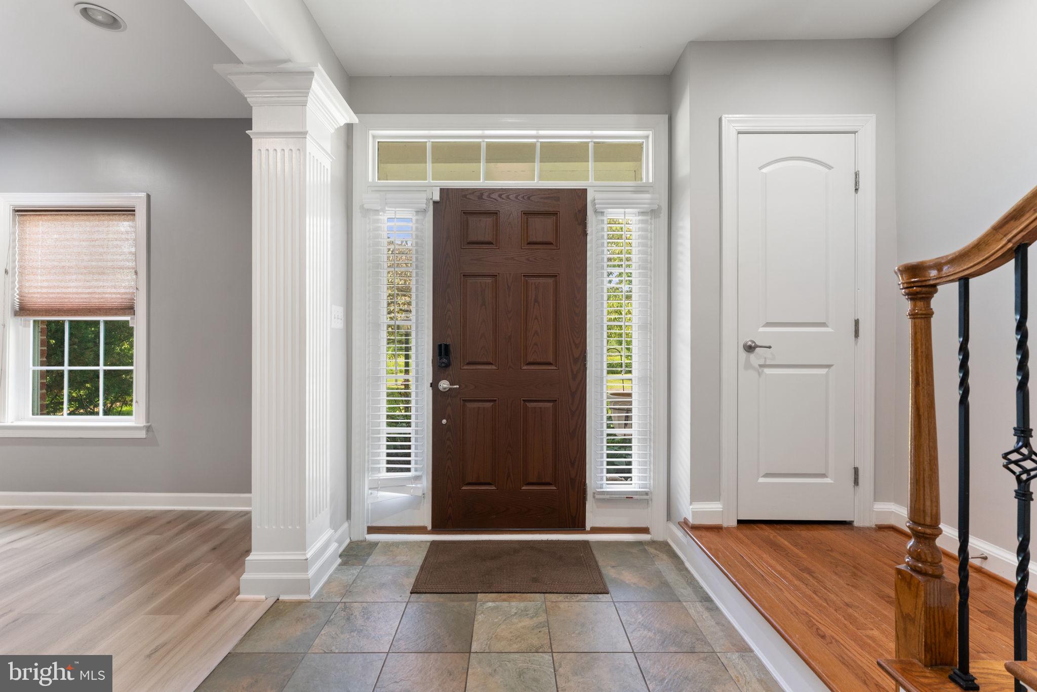 42524 Rowderbury Square Chantilly, VA 20152 - Photo 14 of 73 Foyer 1.1