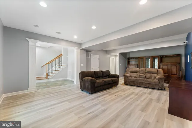 $3,642 | 42524 Rowderbury Square, Chantilly, VA 20152