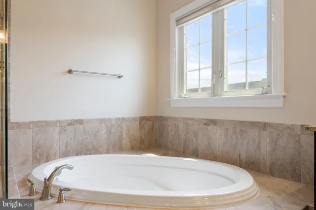 $3,642 | 42524 Rowderbury Square, Chantilly, VA 20152