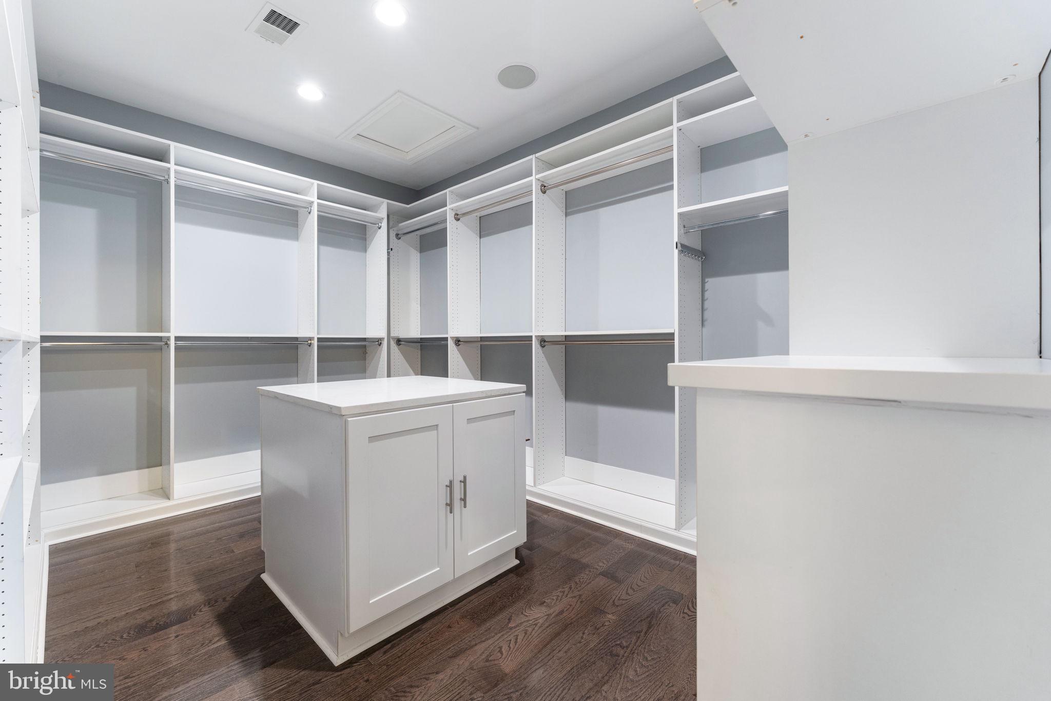 42524 Rowderbury Square Chantilly, VA 20152 - Photo 59 of 73 Primary Walk-in closet 1