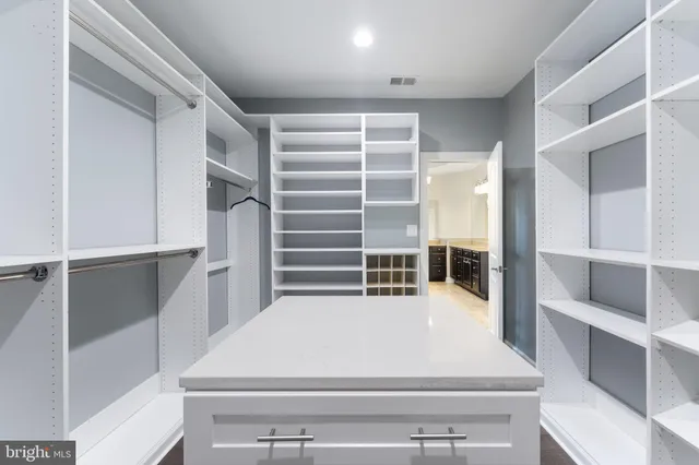 $3,642 | 42524 Rowderbury Square, Chantilly, VA 20152