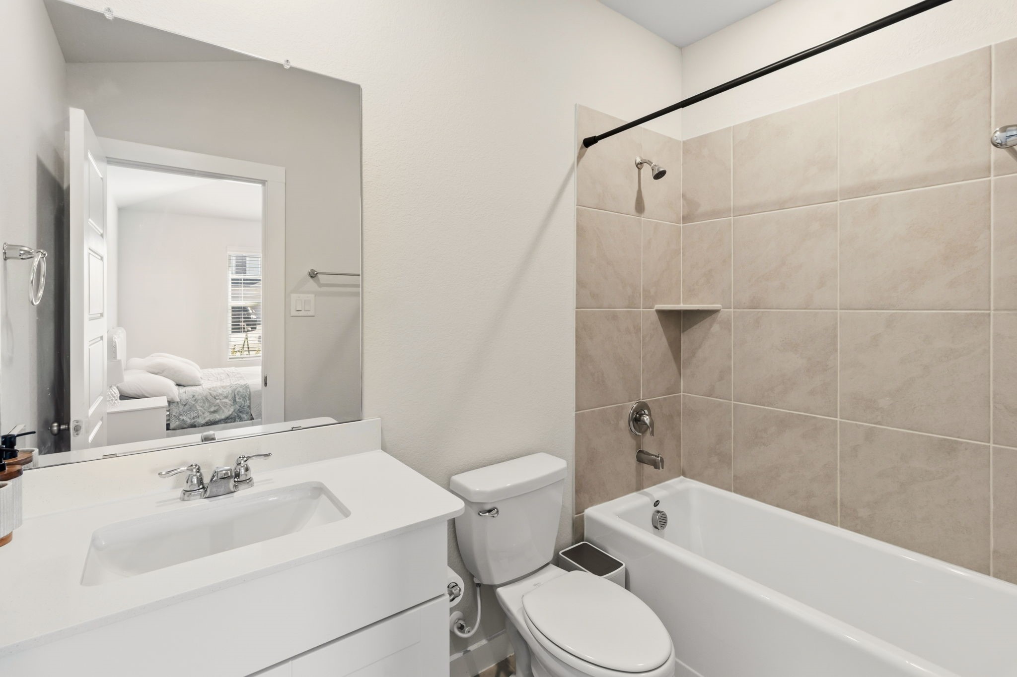 12107 Rushing Rdg Drive Baytown, TX 77523 - Photo 20 of 29 Secondary en suite bathroom