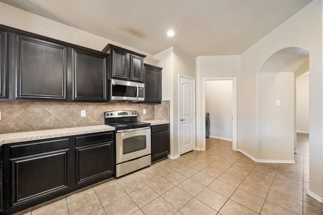 $2,400 | 2028 Carriage Road, Heartland, TX 75126