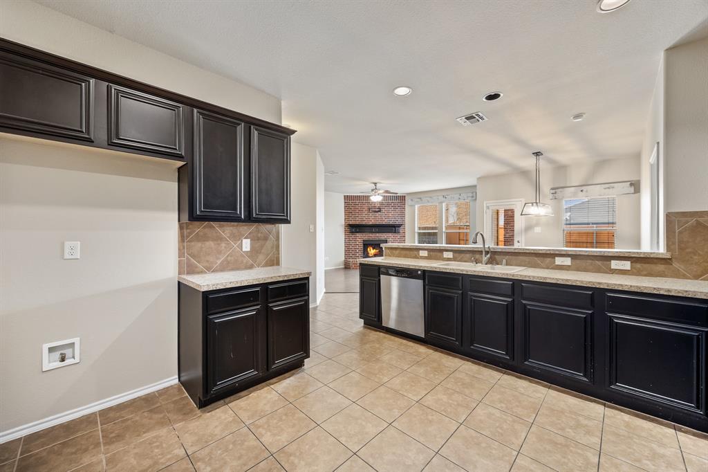 2028 Carriage Road Heartland, TX 75126 - Photo 10 of 22