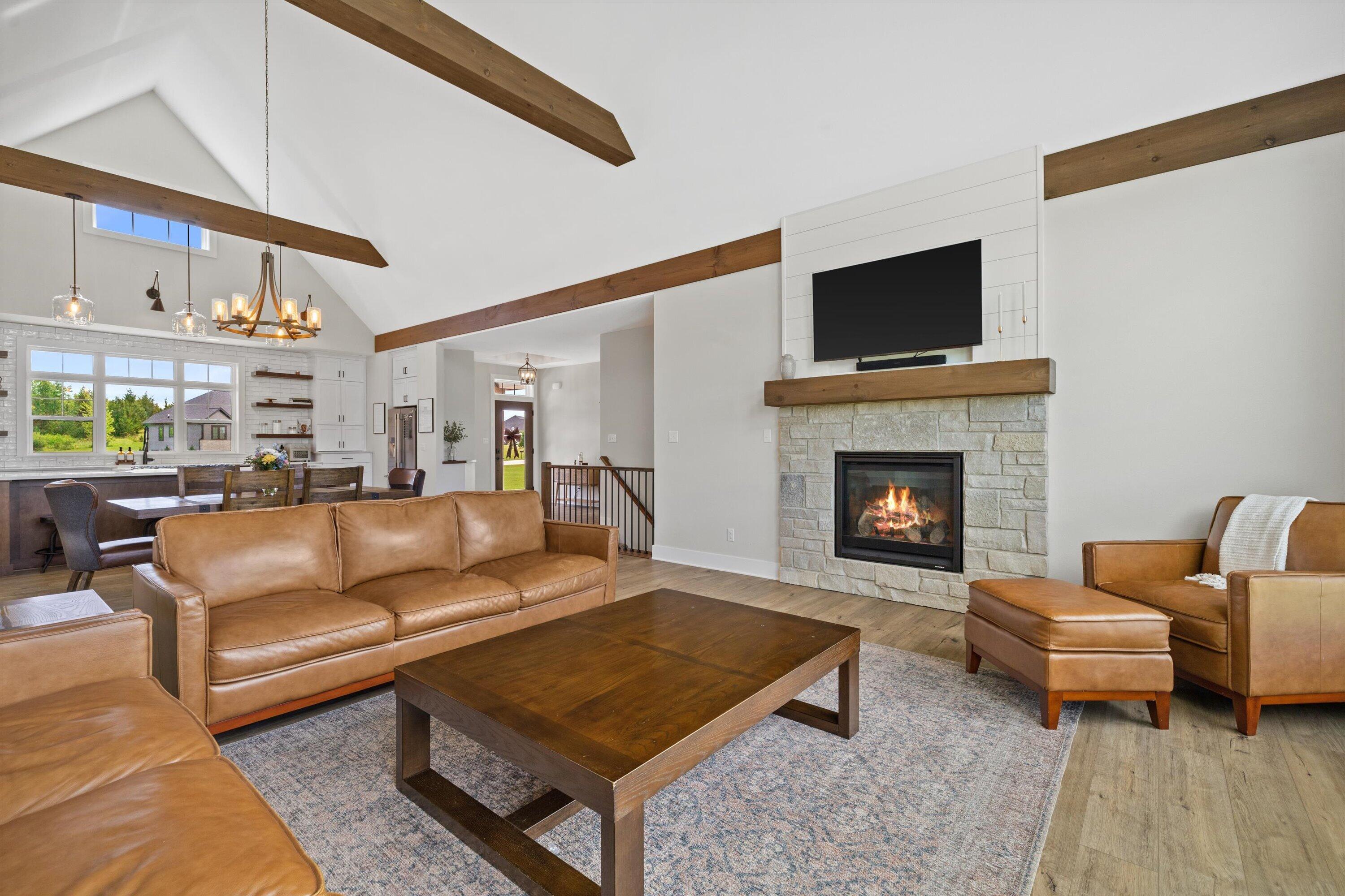 S86-w34670 Knoll Road Eagle, WI 53119 - Photo 23 of 90 Living Room