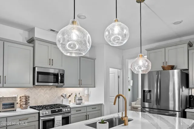 $674,990 | 4025 Watersail Drive, Wilmington, NC 28409