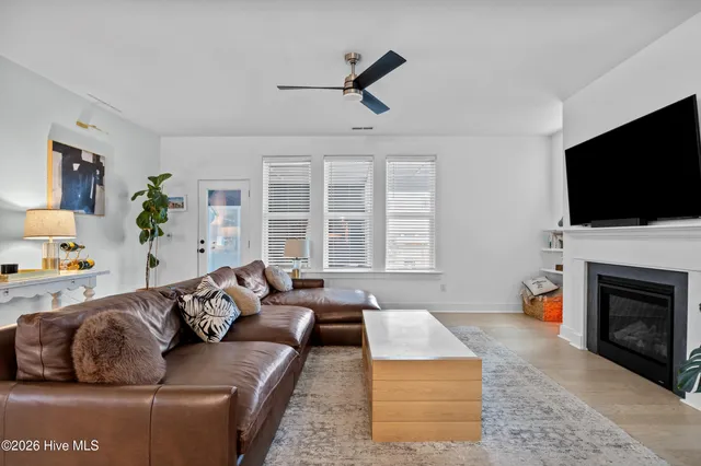 $674,990 | 4025 Watersail Drive, Wilmington, NC 28409