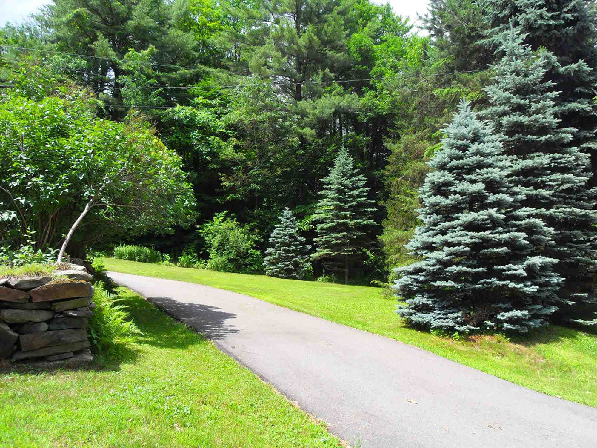 33 Brook Street Newfane, VT 05345 - Photo 4 of 26