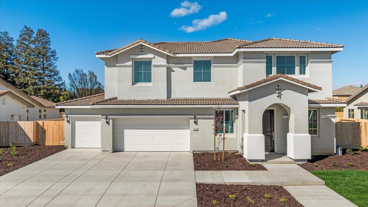 2041 Zane Way Turlock, CA 95382 - Photo 4 of 92