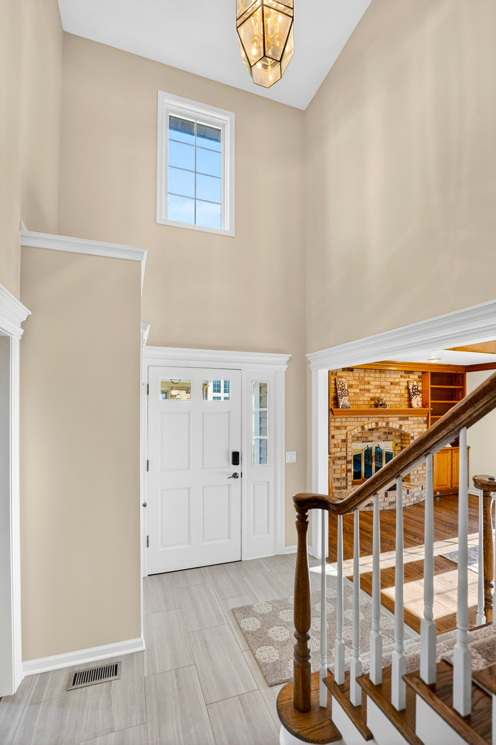 1-n020 Prairie Path Lane Winfield, IL 60190 - Photo 4 of 50