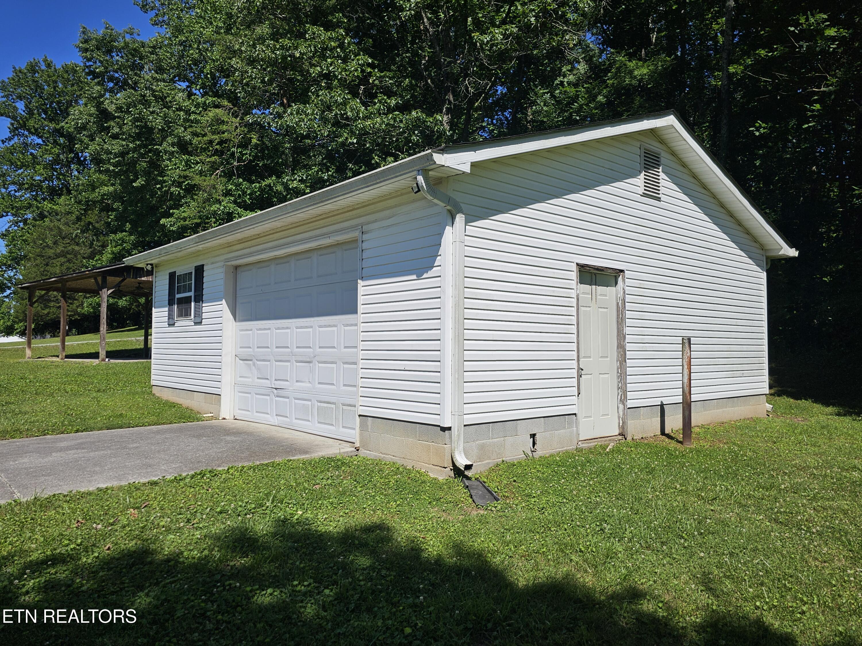 1341 Blockhouse Valley Road Clinton, TN 37716 - Photo 27 of 35 20260603_162109