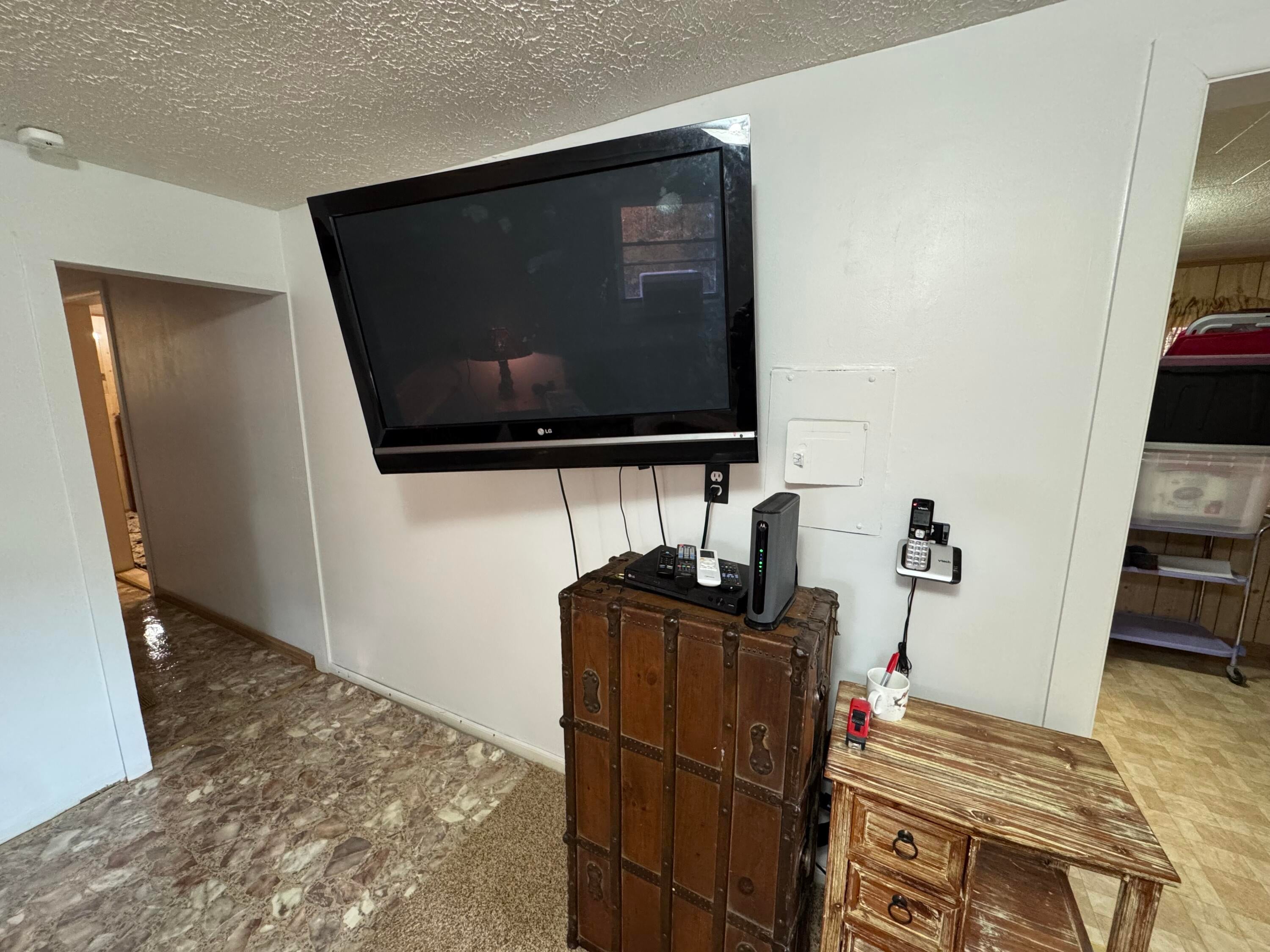 545 Doc Fox Road Forest Hill, WV 24935 - Photo 9 of 27 Flat screen - Doc Fox