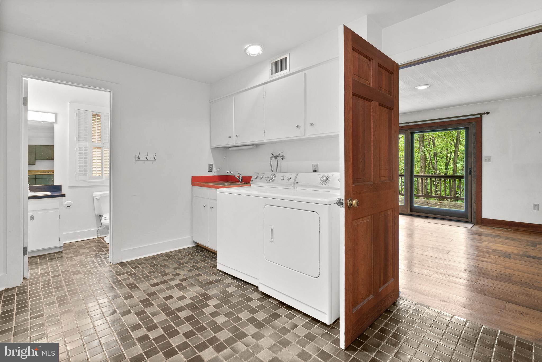 7335 Dance Hall Road Frederick, MD 21701 - Photo 14 of 54 Laundry Room