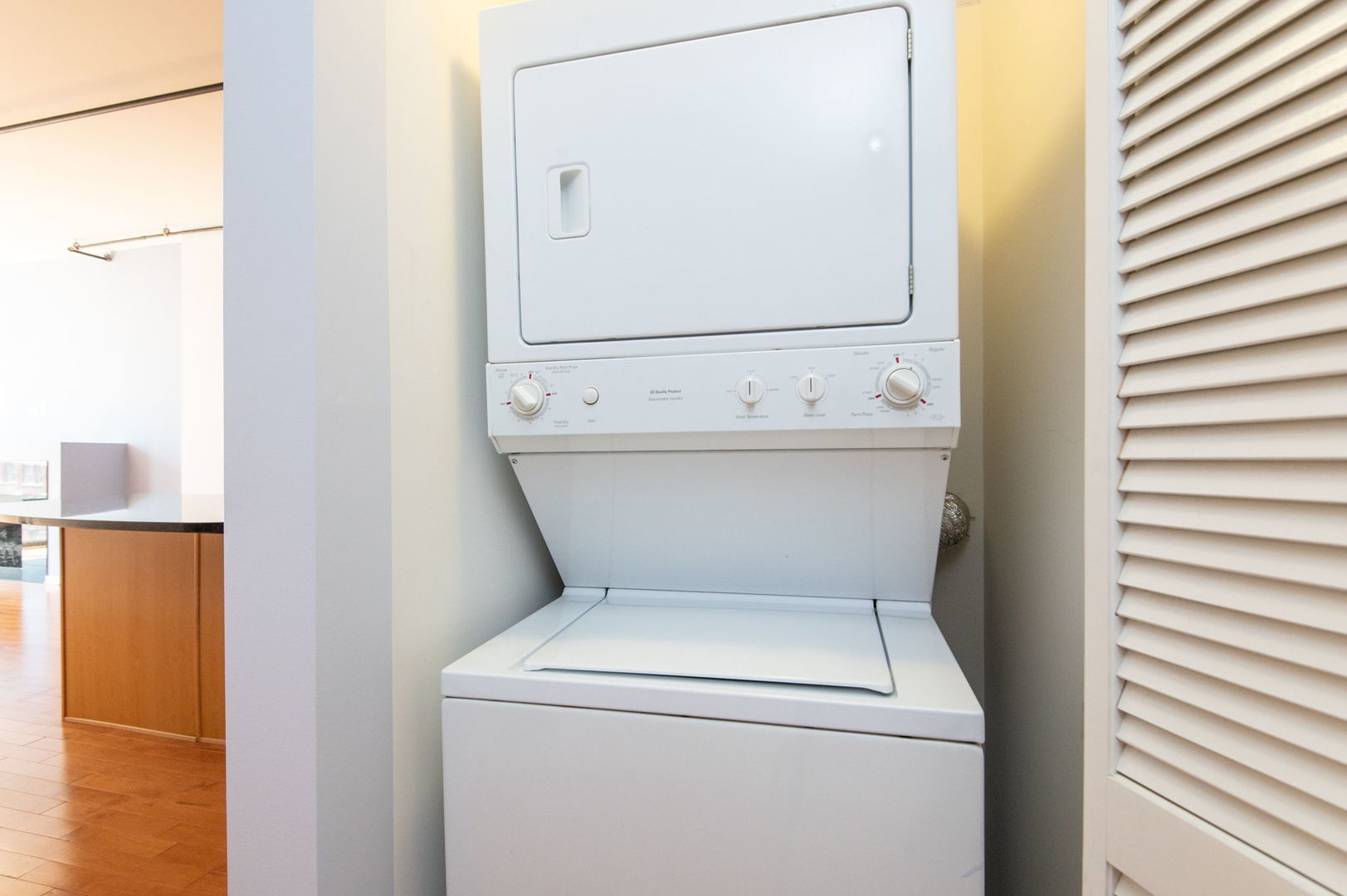 520 South State Street, Unit 808 Chicago, IL 60605 - Photo 20 of 23 a utility room with dryer and washer