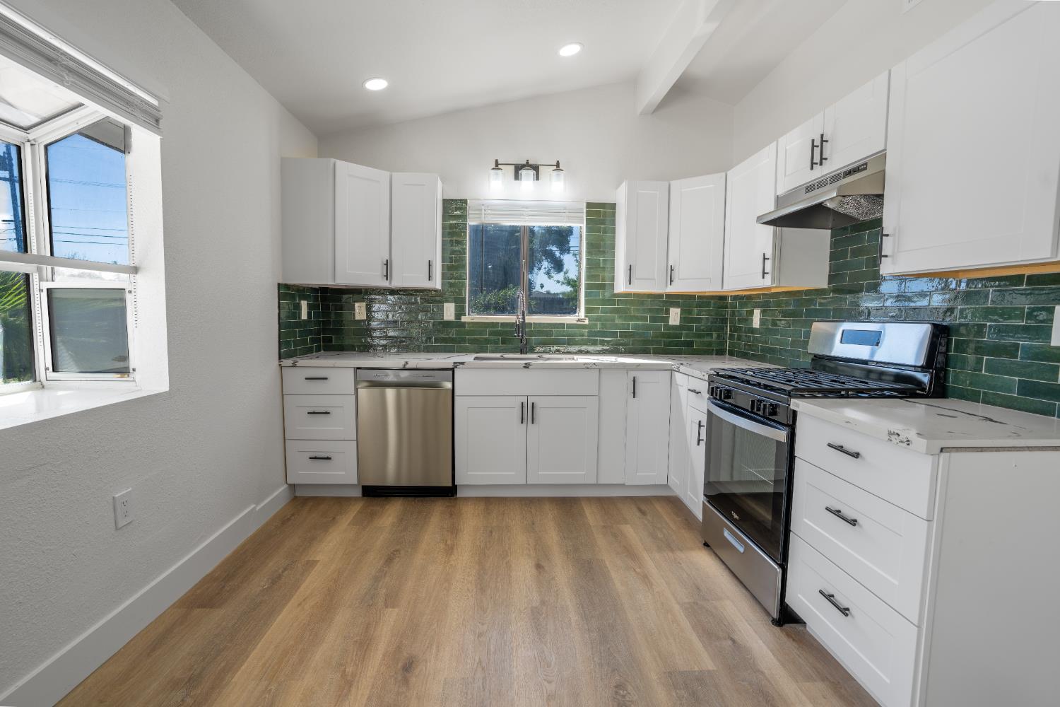 1570 East 26th Street Merced, CA 95340 - Photo 4 of 23