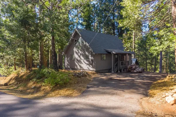 $379,900 | 875 Shoshone Drive, Arnold, CA 95223