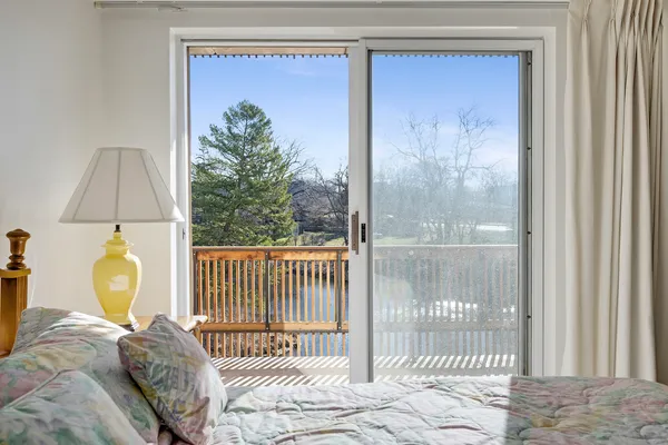 $220,000 | 8025 Woodglen Lane, Unit 207, Downers Grove, IL 60516