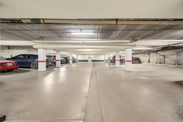 $220,000 | 8025 Woodglen Lane, Unit 207, Downers Grove, IL 60516