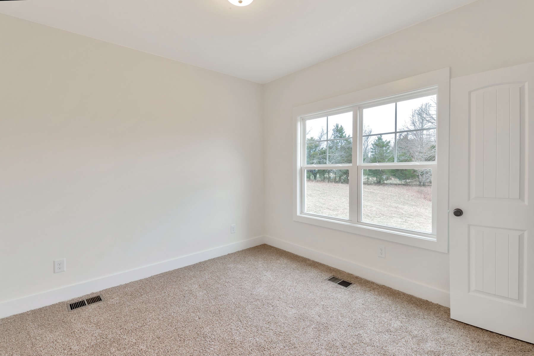 3184 Battle Creek Road Springfield, TN 37172 - Photo 13 of 15 an empty room with a window