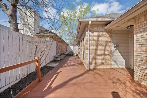 $299,999 | 4921 Arborgate Drive, Arlington, TX 76017