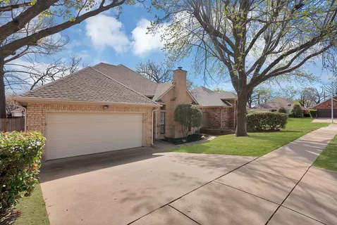 $299,999 | 4921 Arborgate Drive, Arlington, TX 76017