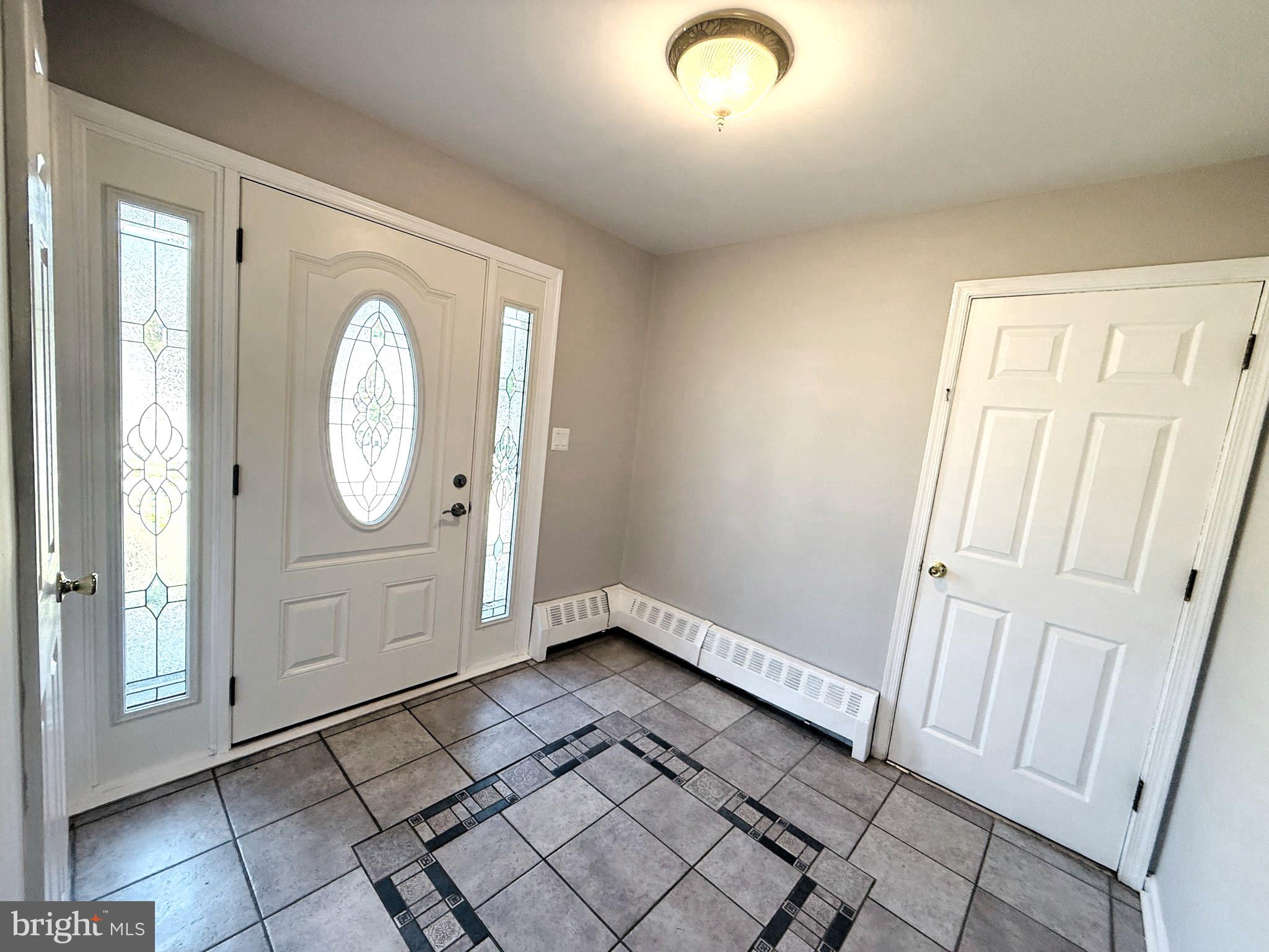 5720 Oakland Road Baltimore, MD 21227 - Photo 2 of 30