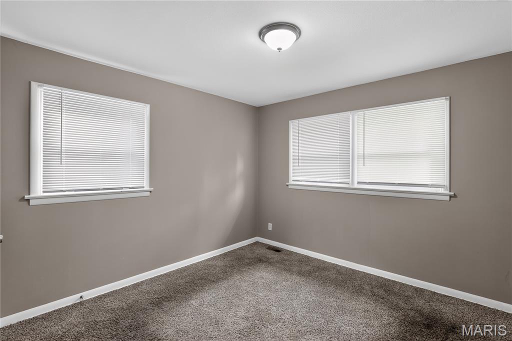 1027 Renshaw Drive Ferguson, MO 63135 - Photo 20 of 33