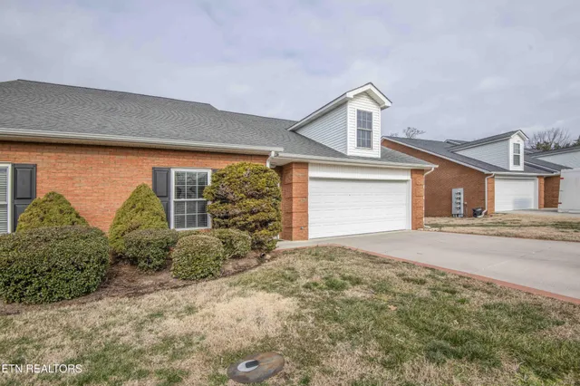 $425,000 | 364 Battlecreek Way, Lenoir City, TN 37772