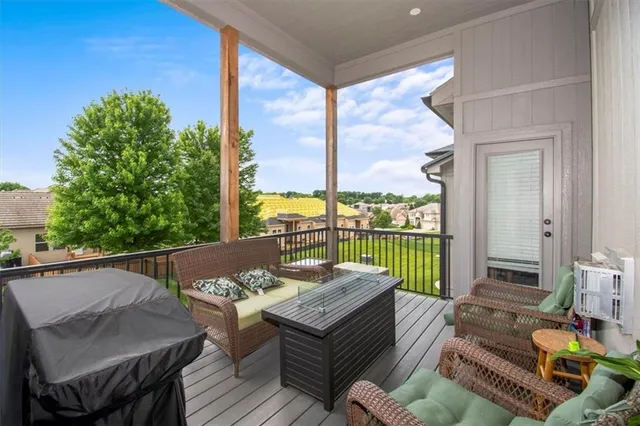 $462,900 | 807 Northeast Algonquin Street, Lee's Summit, MO 64064