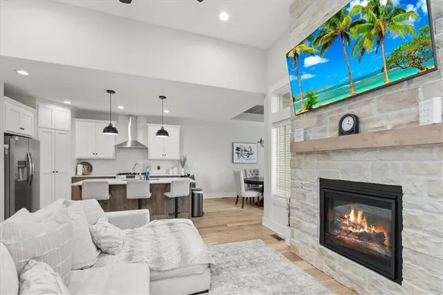 $462,900 | 807 Northeast Algonquin Street, Lee's Summit, MO 64064