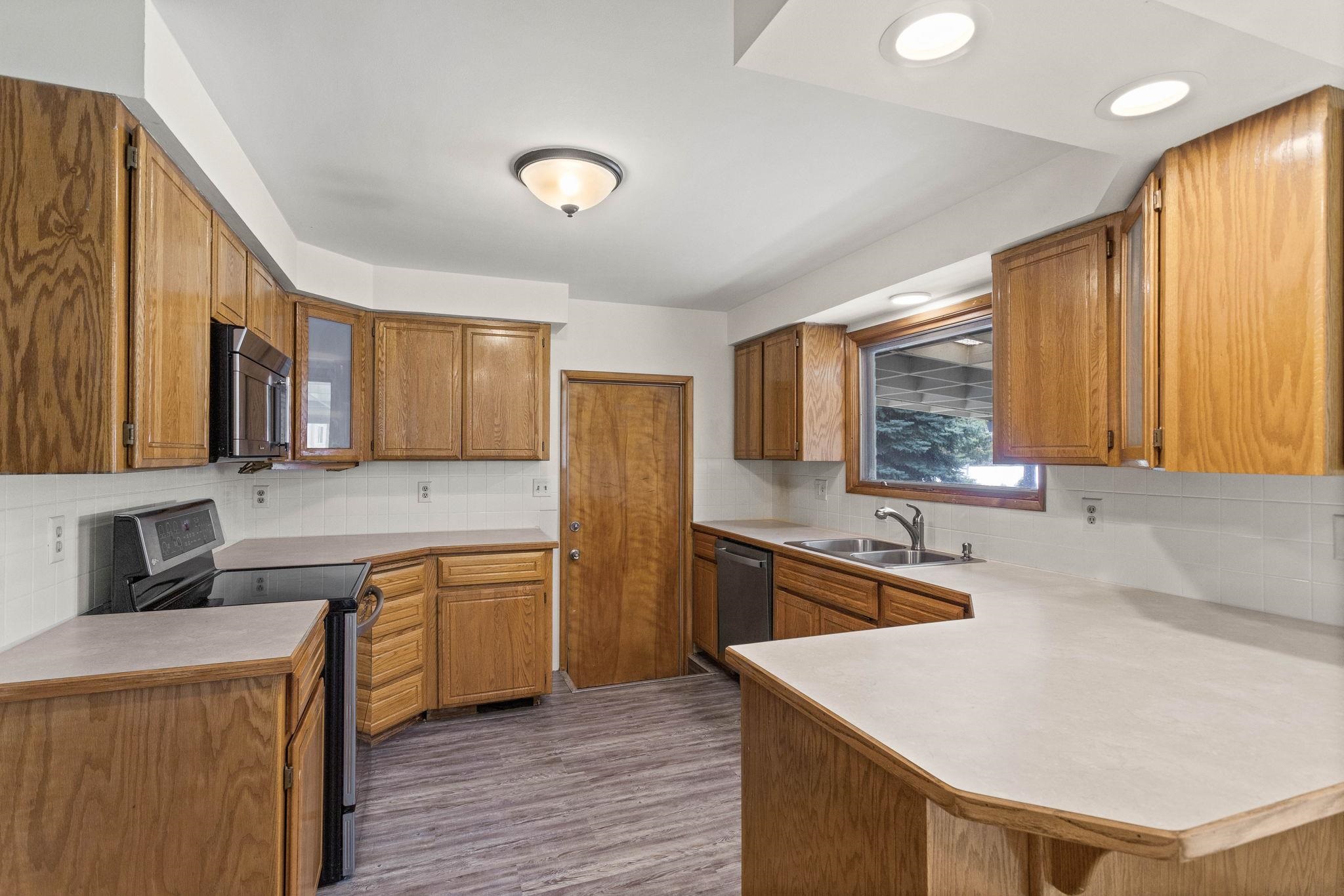 2218 East Winger Road Spokane, WA 99208 - Photo 8 of 33