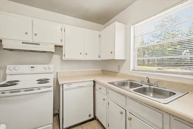 $179,000 | 817 South Lipona Road, Tallahassee, FL 32304