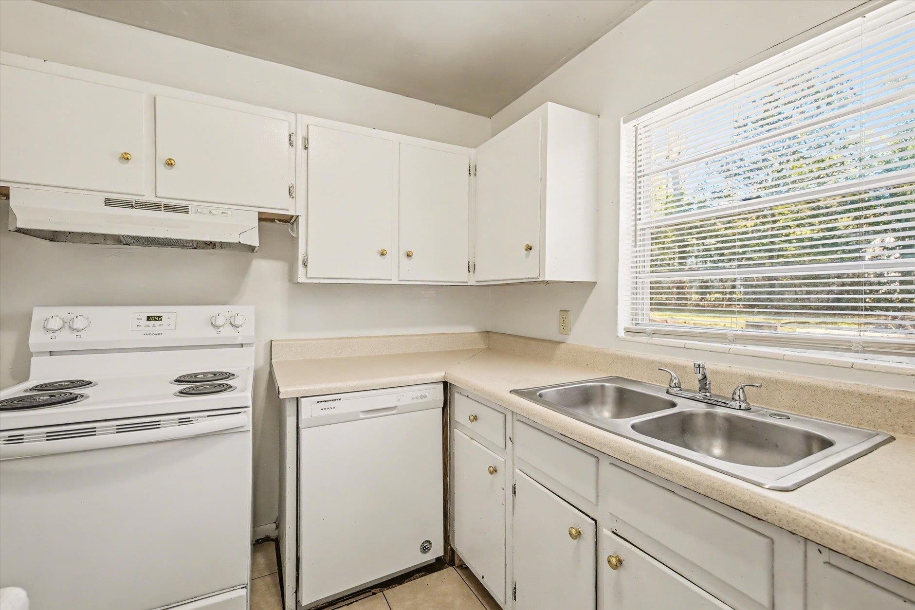 817 South Lipona Road Tallahassee, FL 32304 - Photo 26 of 41