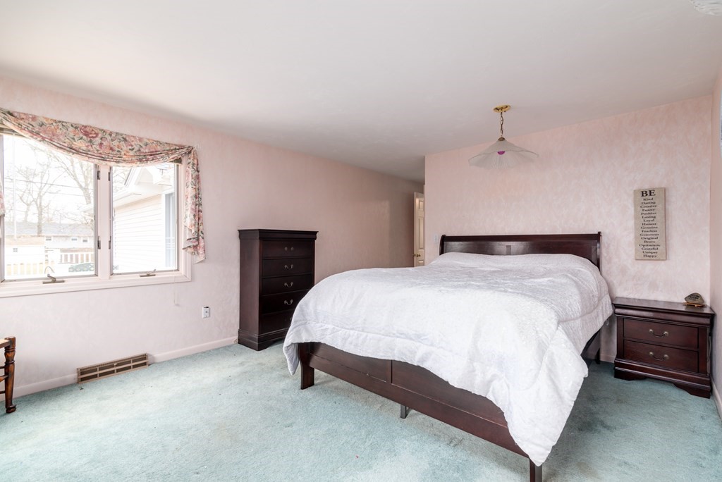 32 Taft Street Wareham, MA 02571 - Photo 12 of 29 Gallery Image 12