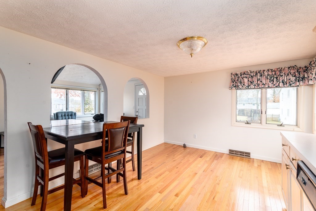 32 Taft Street Wareham, MA 02571 - Photo 8 of 29 Gallery Image 8