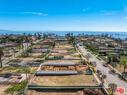 $1,998,000 | 646 Vía De La Paz, Pacific Palisades, CA 90272