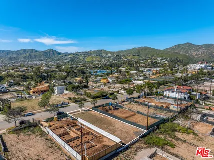 $1,998,000 | 646 Vía De La Paz, Pacific Palisades, CA 90272