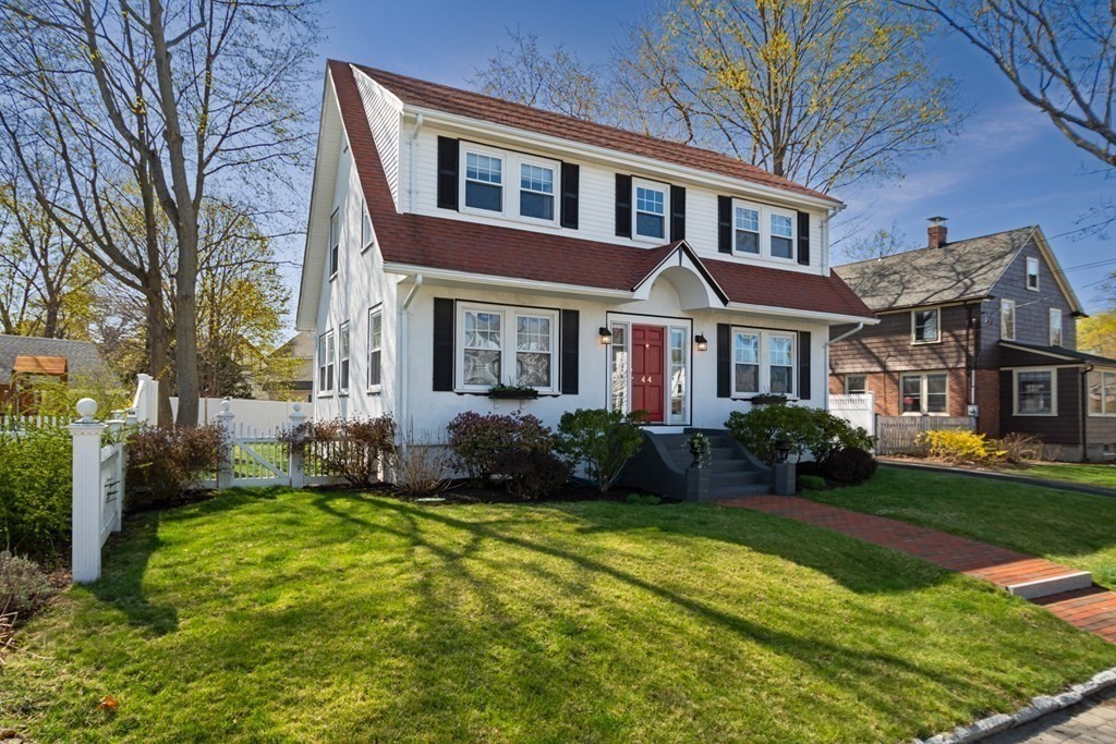 44 Blakely Road Medford, MA 02155 - Photo 2 of 32 Gallery Image 2