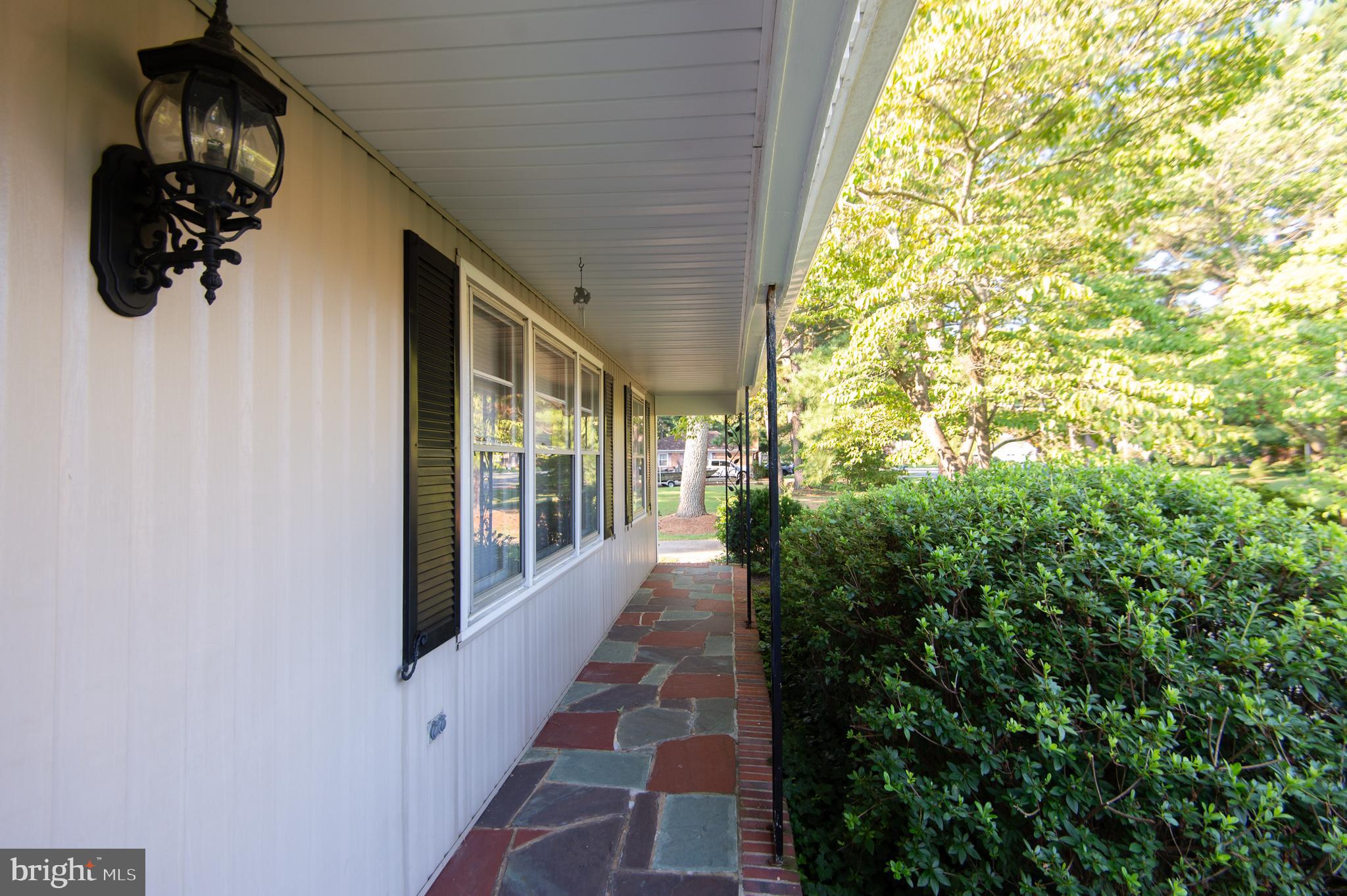 2 Algonquin Road Cambridge, MD 21613 - Photo 4 of 26 a view of entryway