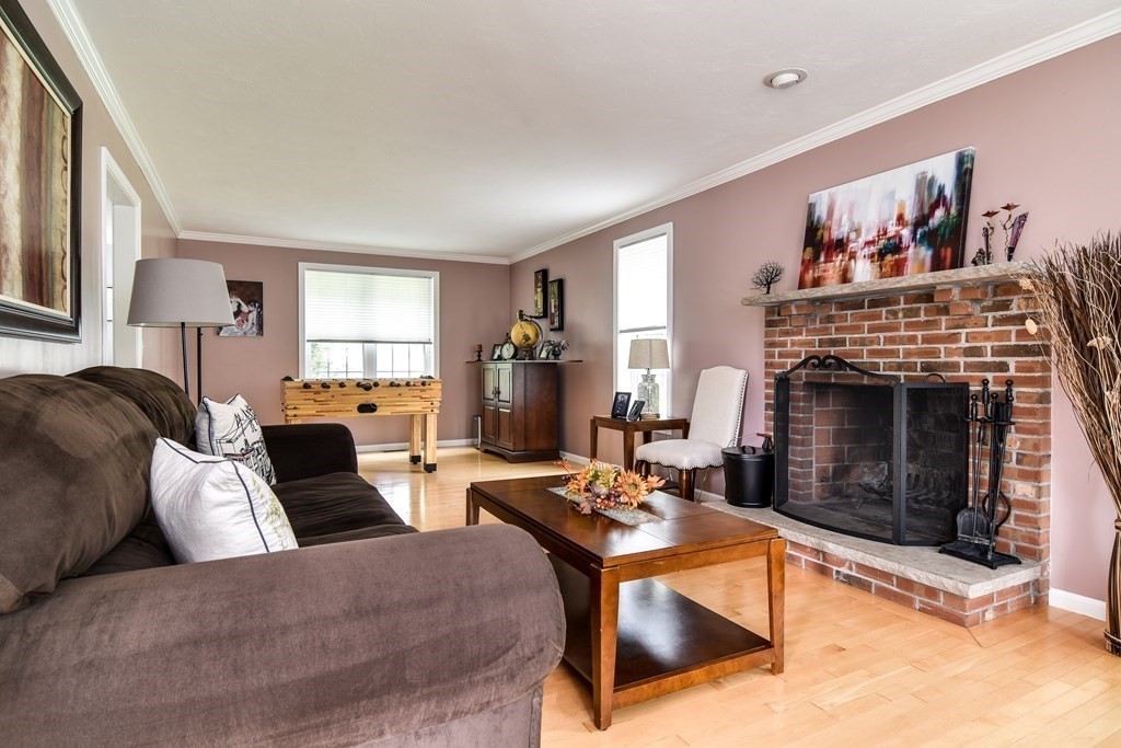5 Reservoir Ridge Road Framingham, MA 01702 - Photo 6 of 37 Gallery Image 6