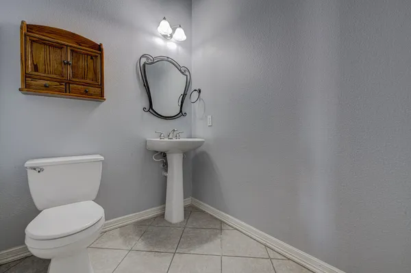 $2,995 | 2785 Lake Forest Drive, Round Rock, TX 78665