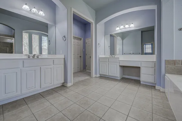 $2,995 | 2785 Lake Forest Drive, Round Rock, TX 78665