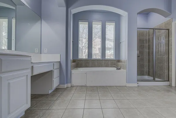 $2,995 | 2785 Lake Forest Drive, Round Rock, TX 78665