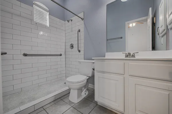 $2,995 | 2785 Lake Forest Drive, Round Rock, TX 78665