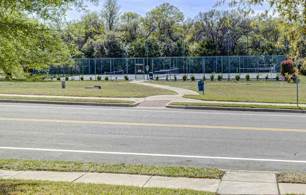 $2,995 | 2785 Lake Forest Drive, Round Rock, TX 78665